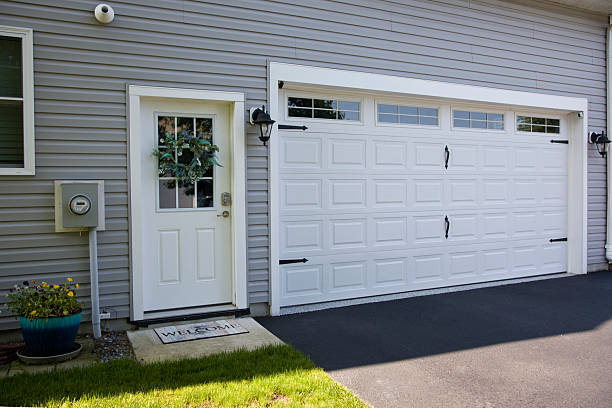 24/7 Emergency Garage Door Roller Replacement experts in Schoolcraft, MI